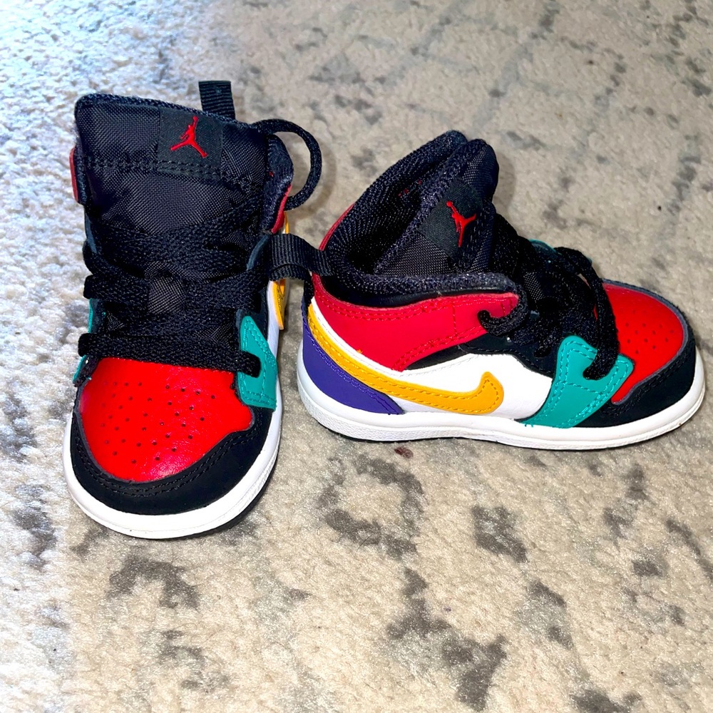 Mike Jordan ones. 4C